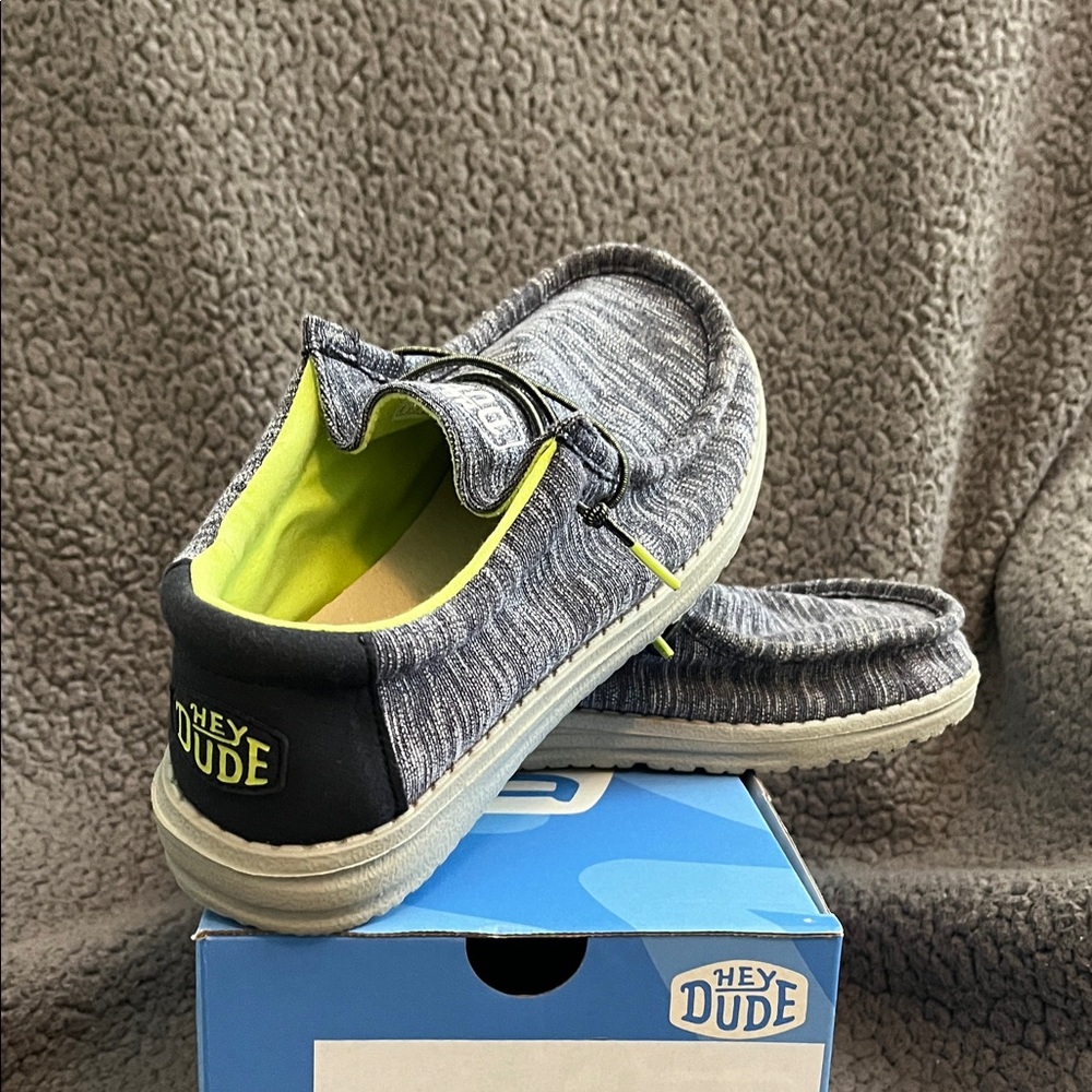 Hey Dude Boy’s Wally Youth Stretch Navy Shoes